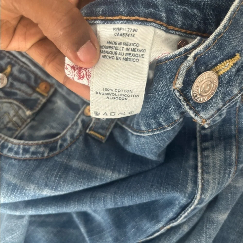NWOT True Religion mens Jeans size W44*26  Straight Blue Medium Wash